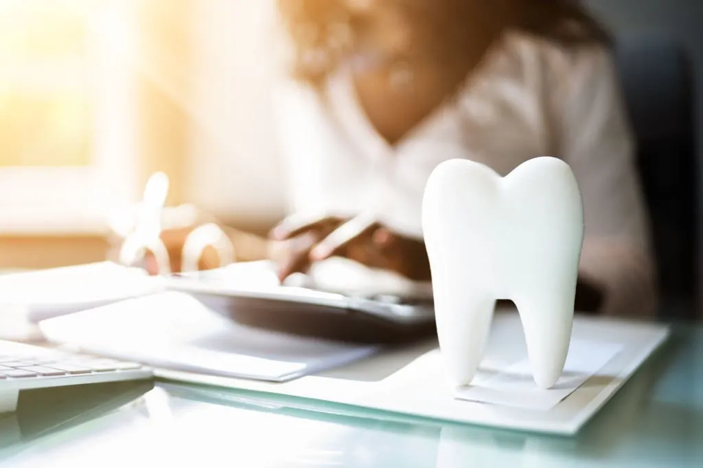 Teeth prop on the desk